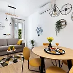 Feel Good In Old Town شقة سبليت