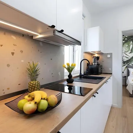 Feel Good In Old Town *