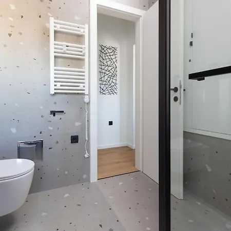 Feel Good In Old Town Apartment