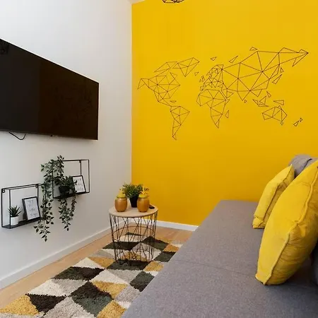 Feel Good In Old Town Apartment