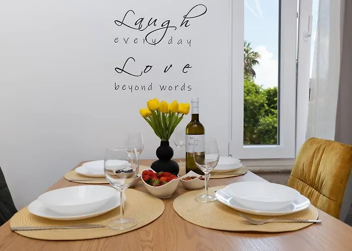 Feel Good In Old Town *