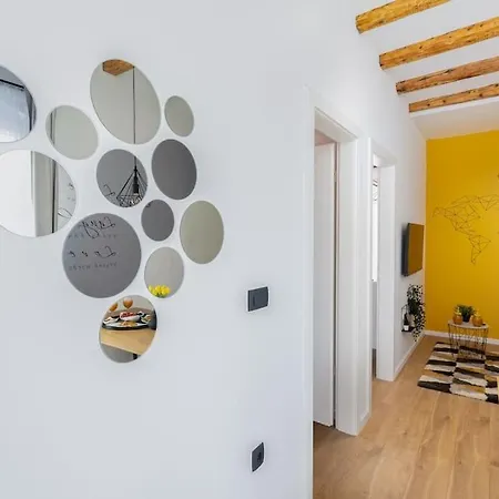 Feel Good In Old Town Apartment *
